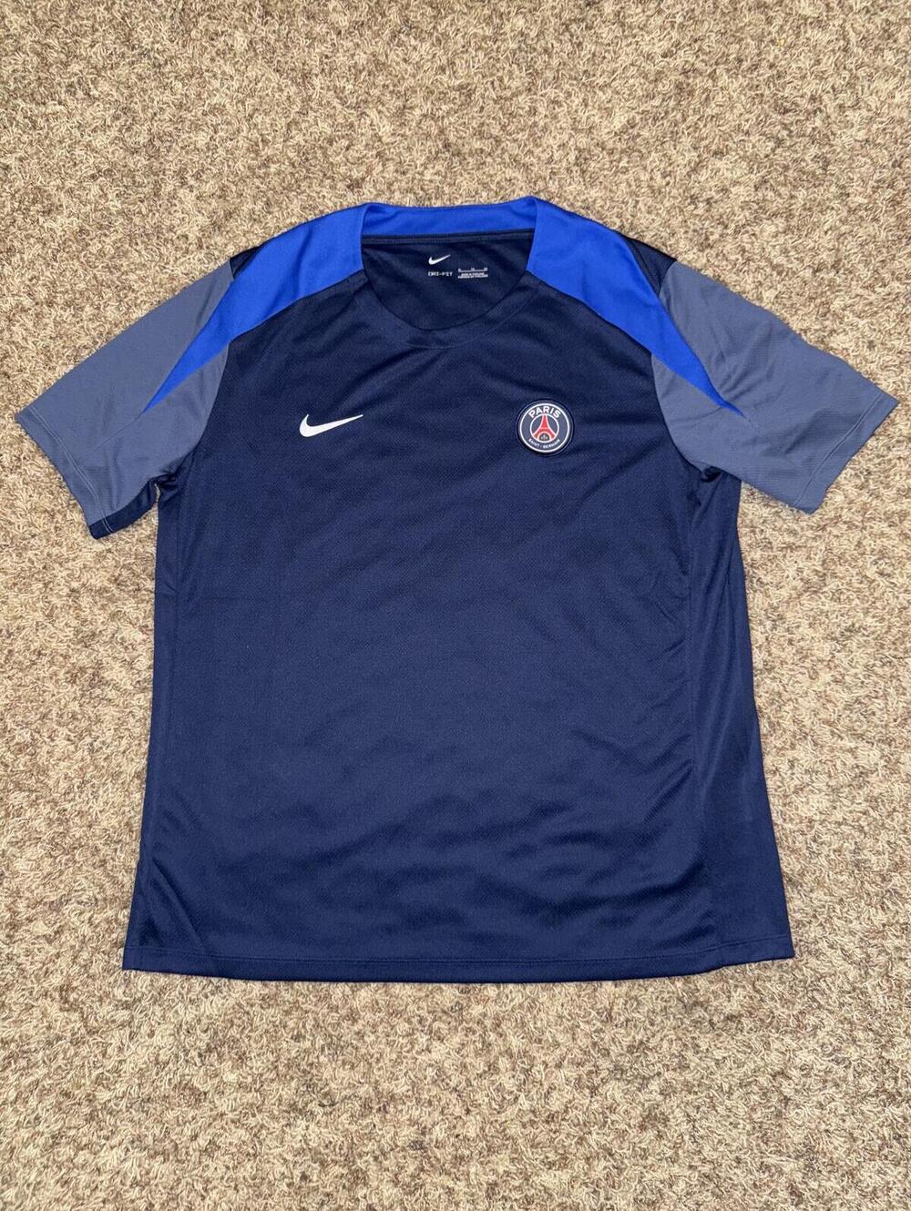 Nike Men’s Paris Saint Germain PSG Soccer Top Sample